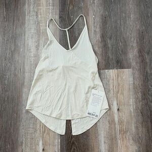 never worn lululemon tank top